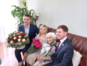 Алексей Сидоров и Александр Романов посетили ветерана боевых действий 